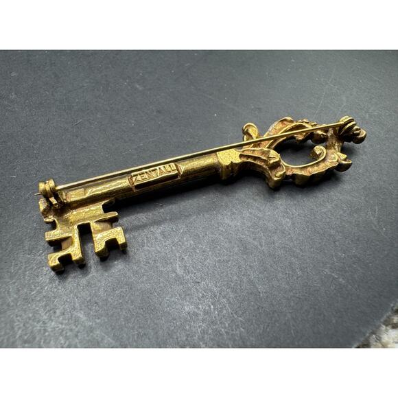 Vintage 1960s Robert Zentall Gold Tone Ornate Key To The City Brooch Pin - Picture 6 of 8